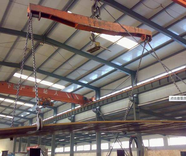 长钢板吊装工具如何选择这家钢结构厂选择了磁力吊具吊装长钢板